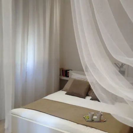 White In San Giovanni לינה וארוחת בוקר